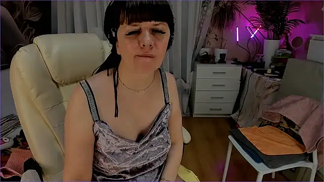 Snapshot of Cutie_orgasm chatting on 6, 7, 2026 Cutie orgasm online show from 6, 7, 2026
