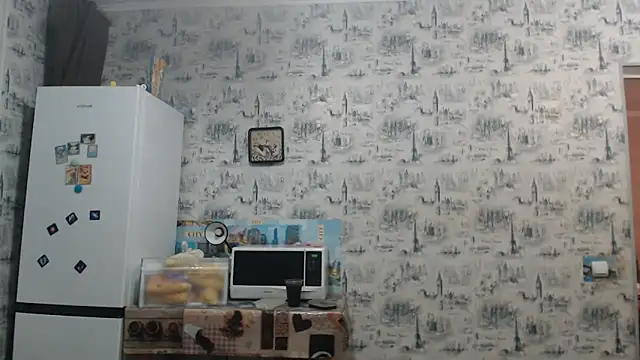 Snapshot of Amy_August chatting on 10, 11, 2025 Amy August online show from 10, 11, 2025