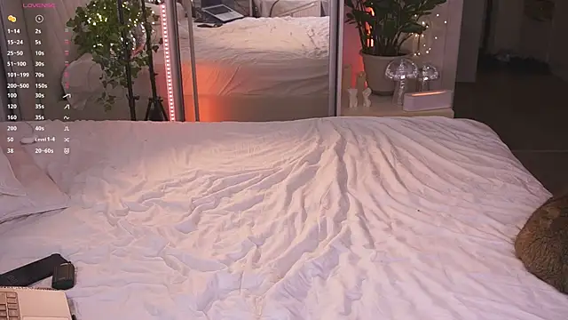 Ffoxyflame online show from 9, 9, 2025