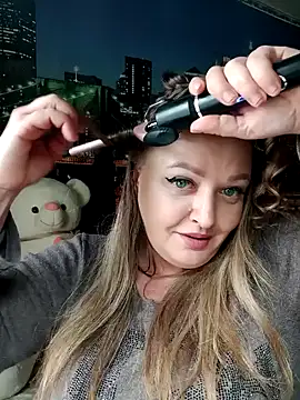 SindiHelen online show from 3, 2, 2025