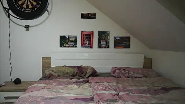 Moistdevil online show from 14, 11, 2025