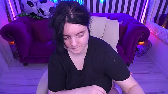 Snapshot of LittleShyy chatting on 9, 7, 2026 LittleShyy online show from 9, 7, 2026