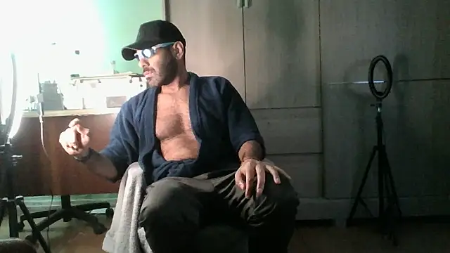 Snapshot of MILITARS chatting on 25, 6, 2026 MILITARS online show from 25, 6, 2026