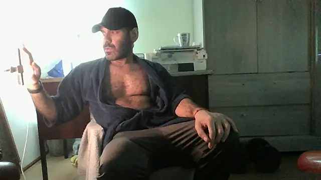 Snapshot of MILITARS chatting on 4, 7, 2026 MILITARS online show from 4, 7, 2026