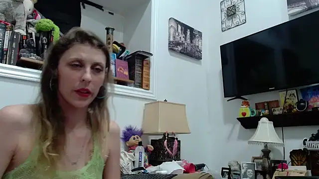 Candy-apple online show from 30, 10, 2025