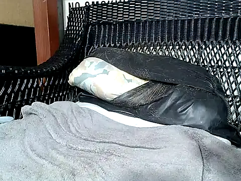 HungHawaiian808xh online show from 27, 1, 2025