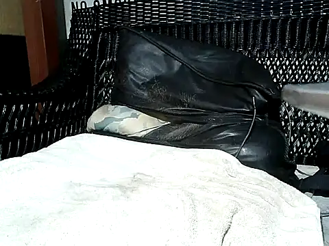 HungHawaiian808xh online show from 22, 2, 2025