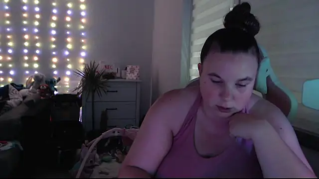 AureliaWinter online show from 4, 8, 2026