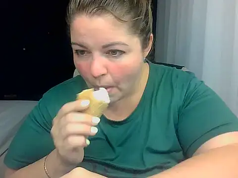 Snapshot of cute__cherry chatting on 25, 7, 2026 cute cherry online show from 25, 7, 2026