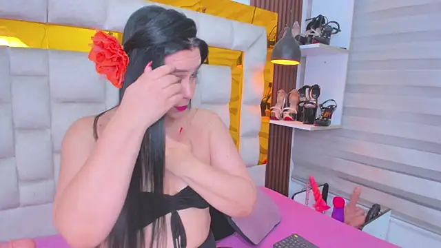 bigass monic online show from 8, 11, 2025