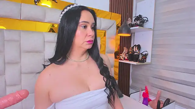 bigass monic online show from 6, 11, 2025