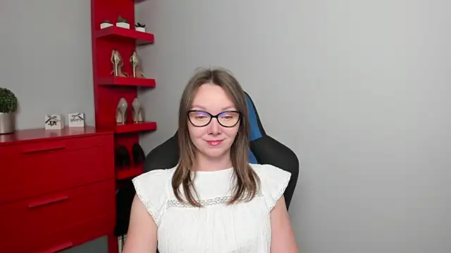 Cookie zoe online show from 16, 9, 2025