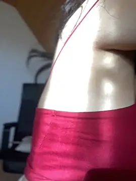 Snapshot of NattCastillo chatting on 7, 10, 2025 NattCastillo online show from 7, 10, 2025