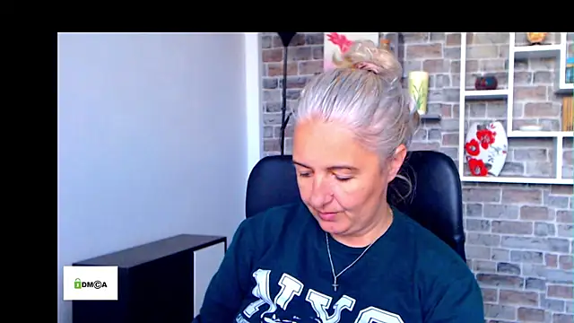 Snapshot of angel_devil_milf chatting on 20, 10, 2025 angel devil milf online show from 20, 10, 2025