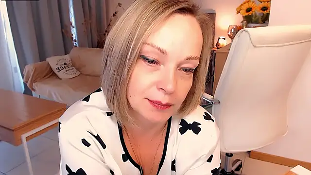 Tilly Eliot online show from 15, 3, 2026