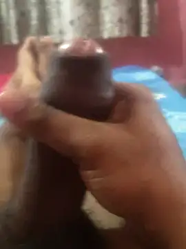 omar23121 online show from 10, 3, 2025