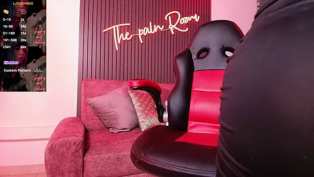 arianna smith  online show from 28, 10, 2025