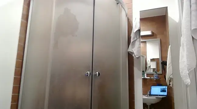 isaacgomez21 online show from 22, 1, 2025