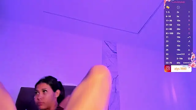 alysson 18 online show from 30, 10, 2025