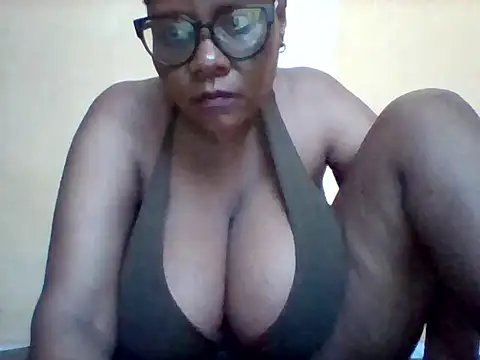 Snapshot of Africangal chatting on 8, 4, 2026 Africangal online show from 8, 4, 2026