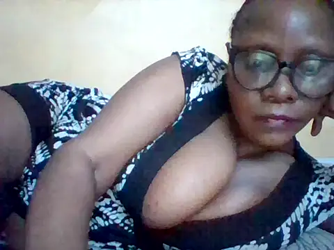 Snapshot of Africangal chatting on 6, 7, 2026 Africangal online show from 6, 7, 2026