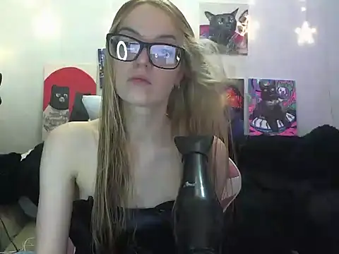 SecretSophia online show from 4, 11, 2025