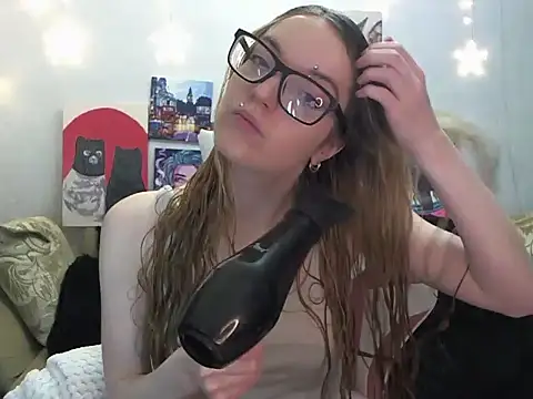 SecretSophia online show from 3, 10, 2025