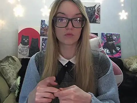 SecretSophia online show from 4, 10, 2025