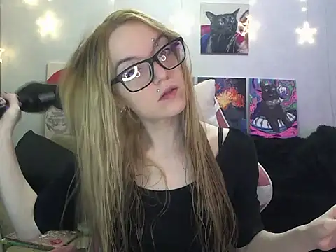 SecretSophia online show from 7, 11, 2025