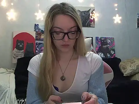 SecretSophia online show from 25, 9, 2025