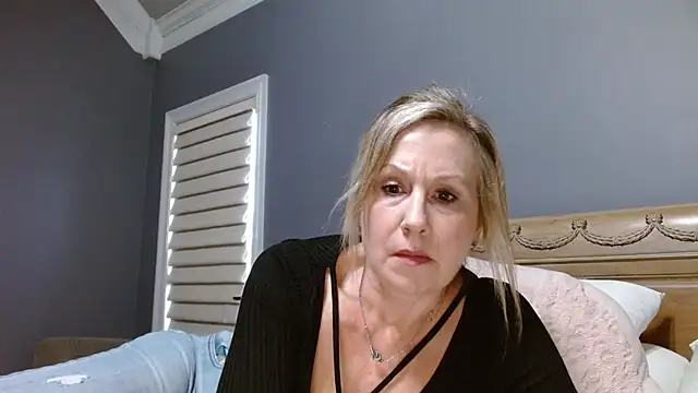 Lisaisluscious online show from 8, 10, 2025