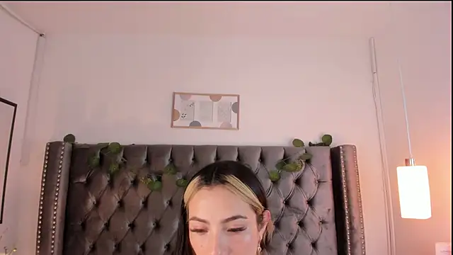 Snapshot of Kim_Blane chatting on 21, 3, 2025 Kim Blane online show from 21, 3, 2025