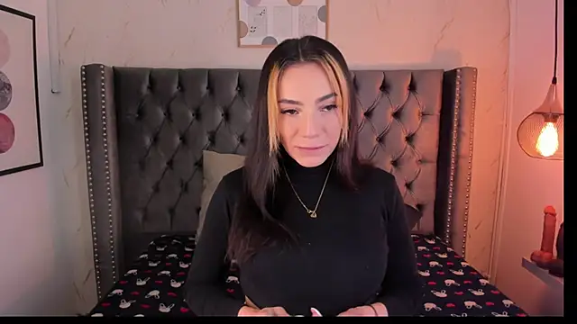 Snapshot of Kim_Blane chatting on 12, 11, 2025 Kim Blane online show from 12, 11, 2025