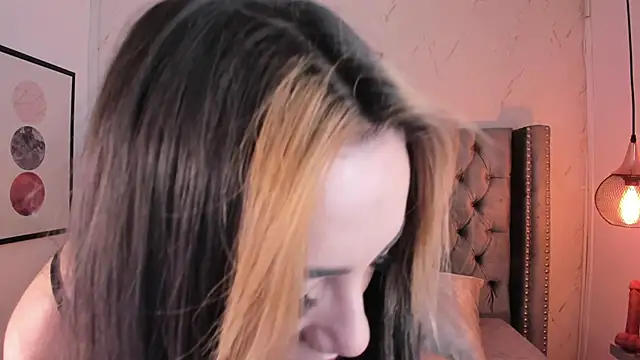 Snapshot of Kim_Blane chatting on 18, 9, 2025 Kim Blane online show from 18, 9, 2025