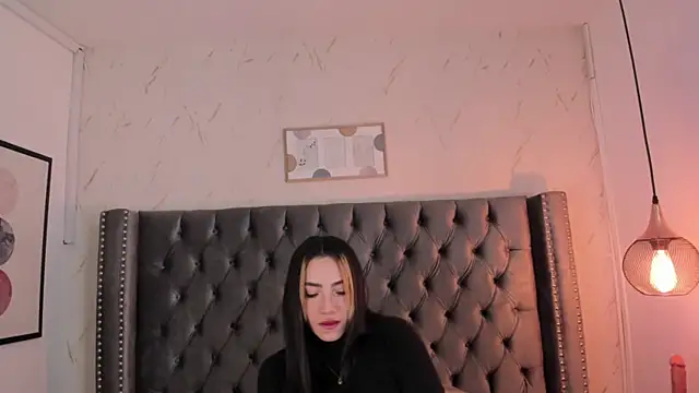 Snapshot of Kim_Blane chatting on 3, 12, 2025 Kim Blane online show from 3, 12, 2025