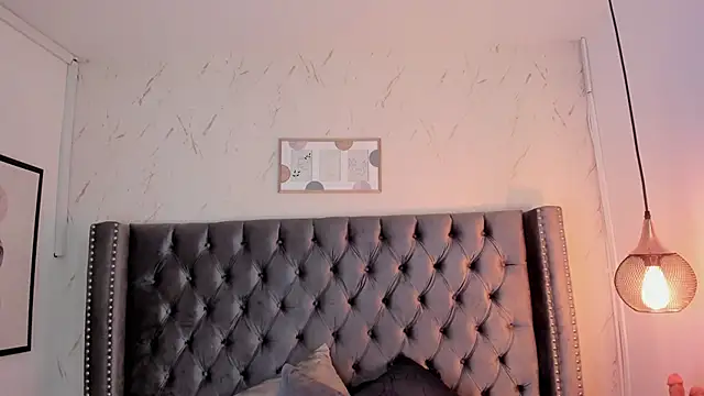 Snapshot of Kim_Blane chatting on 15, 10, 2025 Kim Blane online show from 15, 10, 2025