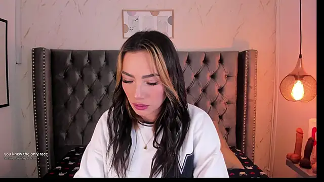 Snapshot of Kim_Blane chatting on 11, 11, 2025 Kim Blane online show from 11, 11, 2025