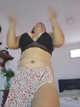 VickyHoult online show from 2, 4, 2026