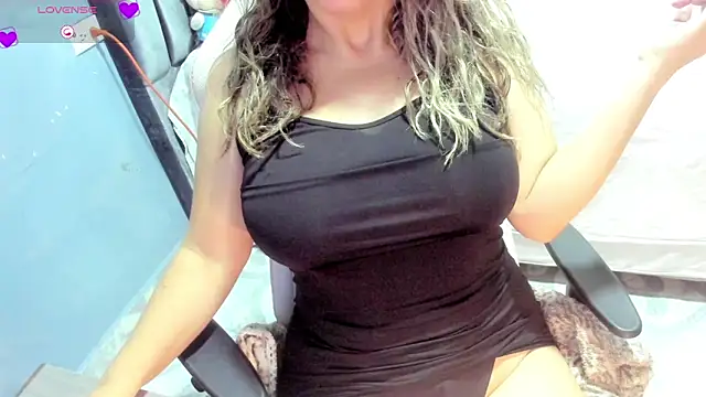 Tiffany teressa online show from 10, 9, 2025