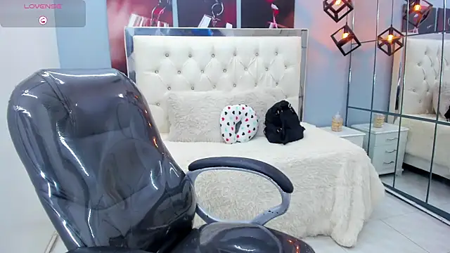 pearl weet online show from 28, 11, 2025