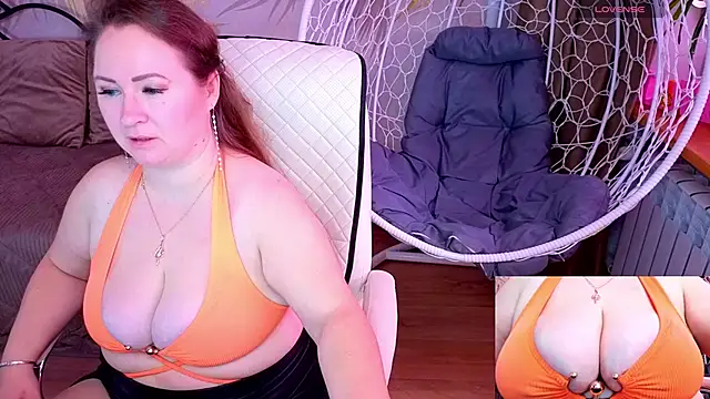 Snapshot of AlisaMisty chatting on 22, 10, 2025 AlisaMisty online show from 22, 10, 2025