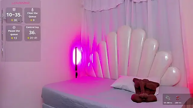 Roxahank online show from 5, 6, 2026