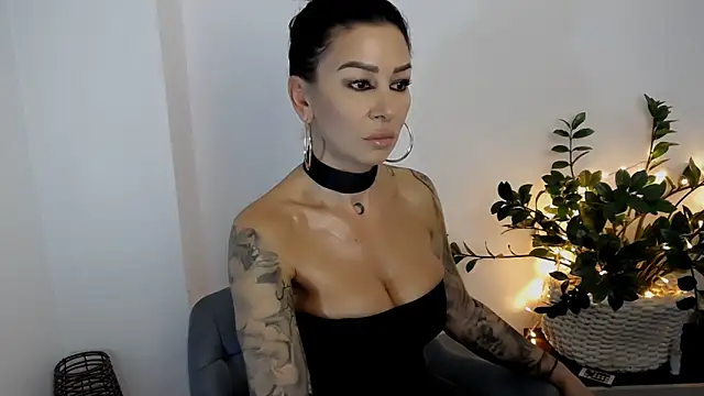 Xentthia online show from 7, 10, 2025