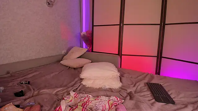 Kitty Ricky online show from 20, 3, 2025