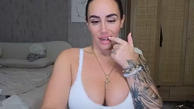 Snapshot of LibbyLoveHeartx chatting on 3, 10, 2025 LibbyLoveHeartx online show from 3, 10, 2025