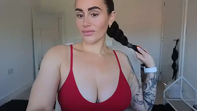 Snapshot of LibbyLoveHeartx chatting on 8, 7, 2026 LibbyLoveHeartx online show from 8, 7, 2026