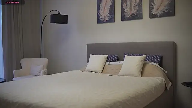 Danielle Thomas online show from 18, 9, 2025