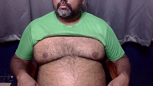 Snapshot of hairysubcub_70 chatting on 4, 3, 2026 hairysubcub 70 online show from 4, 3, 2026