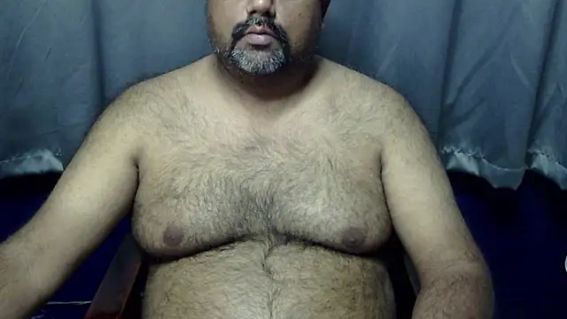 Snapshot of hairysubcub_70 chatting on 6, 4, 2026 hairysubcub 70 online show from 6, 4, 2026