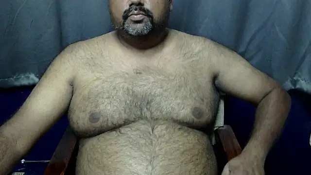 Snapshot of hairysubcub_70 chatting on 4, 4, 2026 hairysubcub 70 online show from 4, 4, 2026